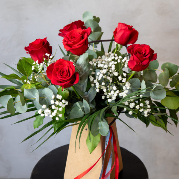 Ram de 6 roses en caixa craft - Flors Bahí
